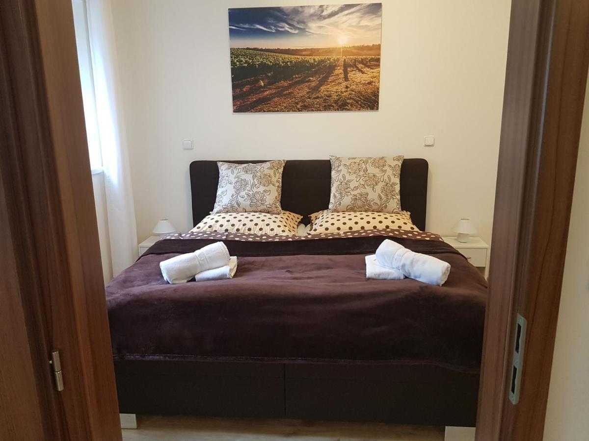 Apartman Rezidence Микулов Экстерьер фото